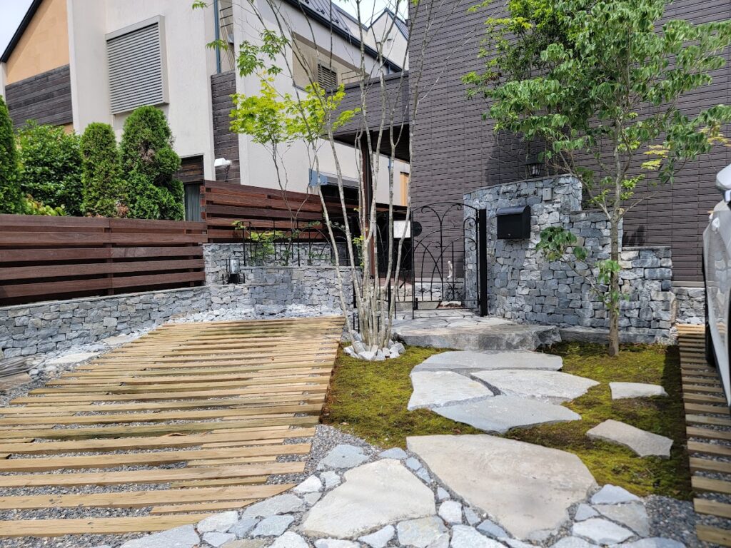 A様邸 アプローチ 昼景