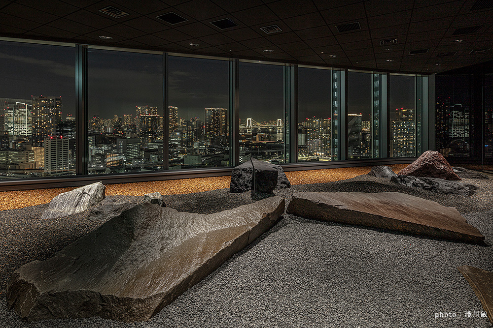 石庭夜　ユーラシア大陸から望む時代の最先端（未来）photo：淺川敏